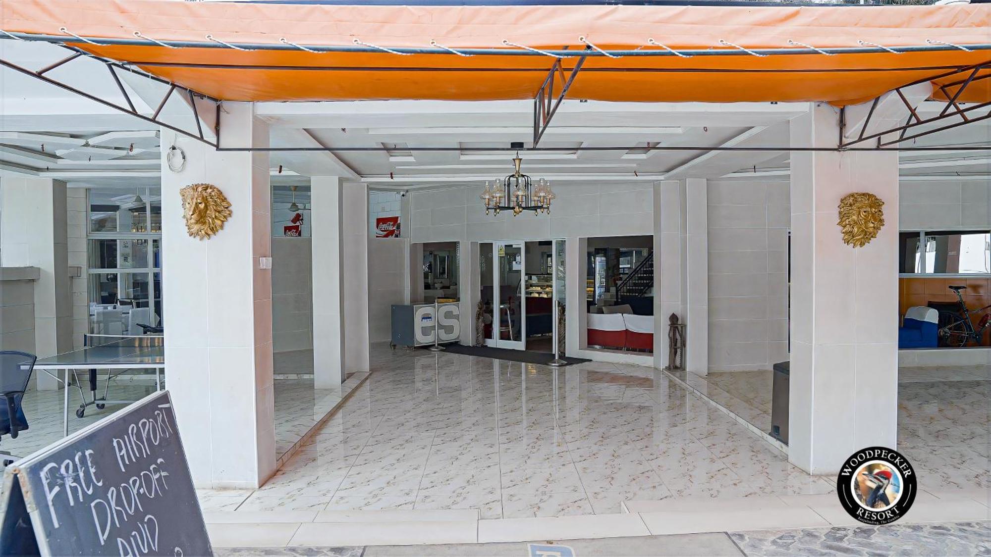 Woodpecker Resort Hotel Banjul Esterno foto