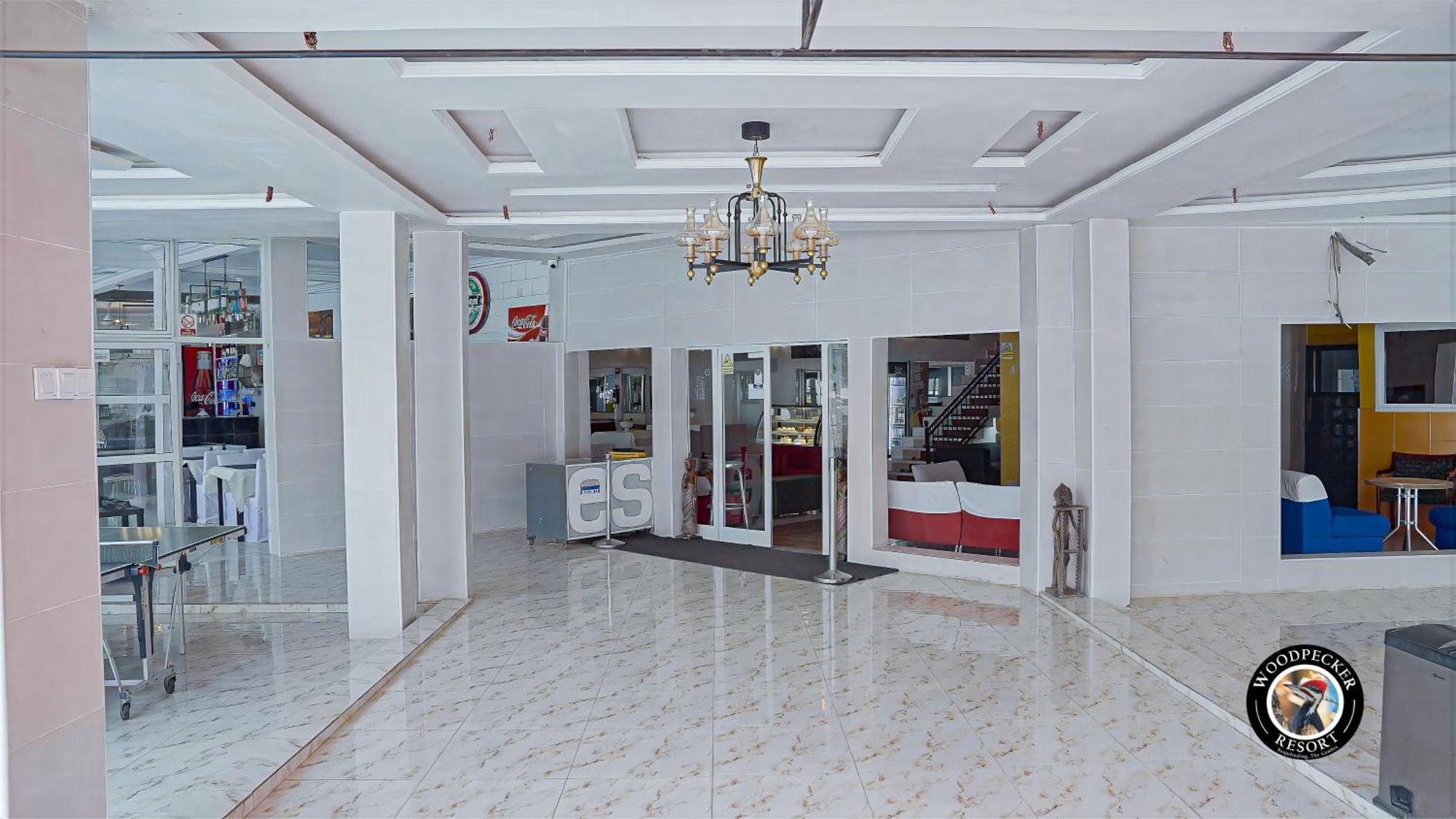Woodpecker Resort Hotel Banjul Esterno foto