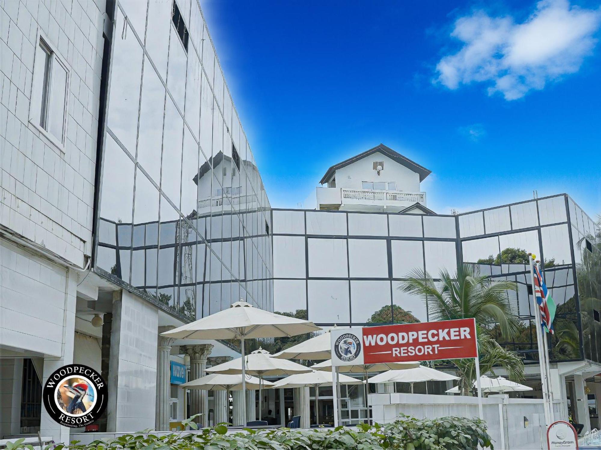 Woodpecker Resort Hotel Banjul Esterno foto