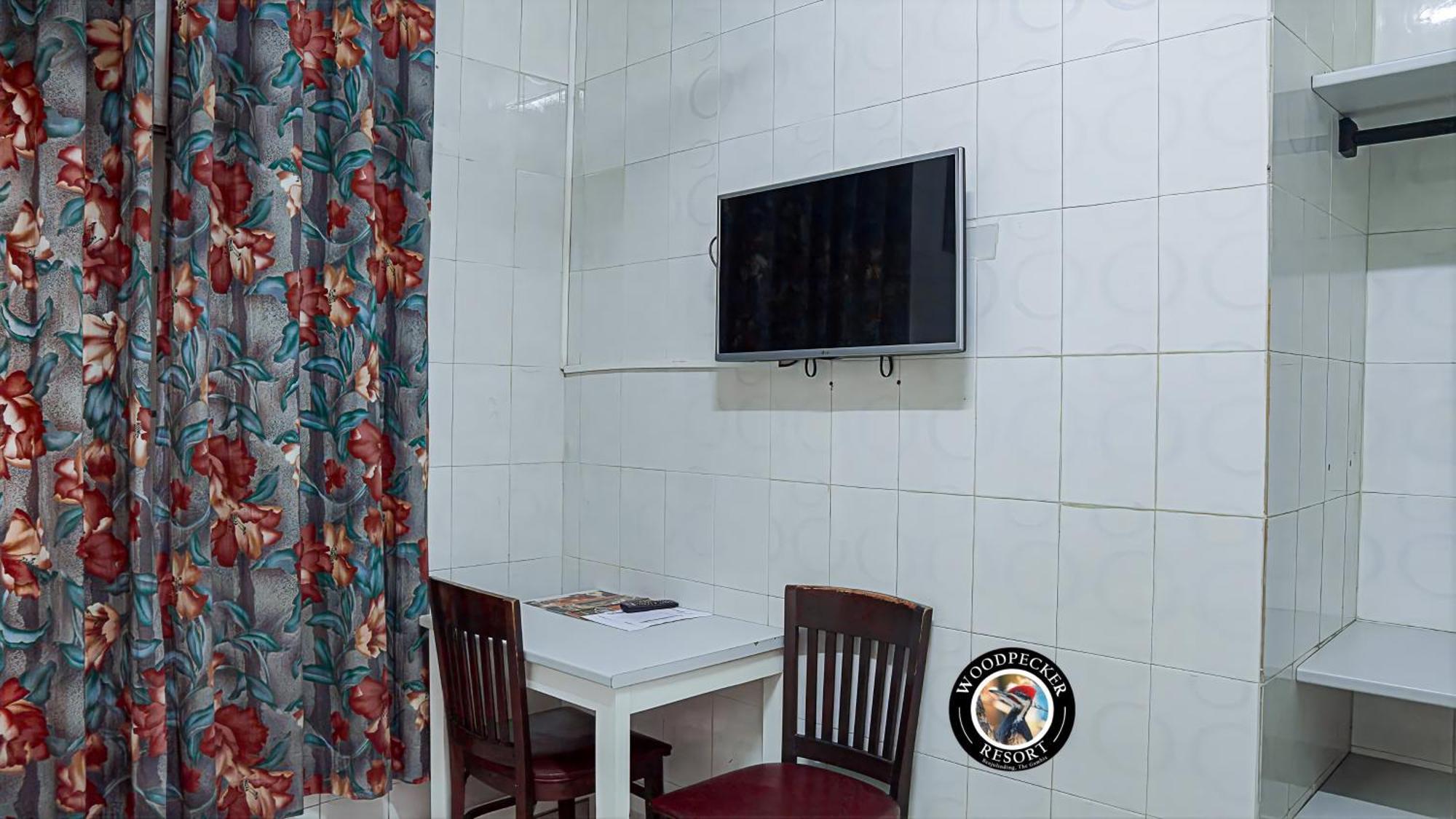 Woodpecker Resort Hotel Banjul Esterno foto
