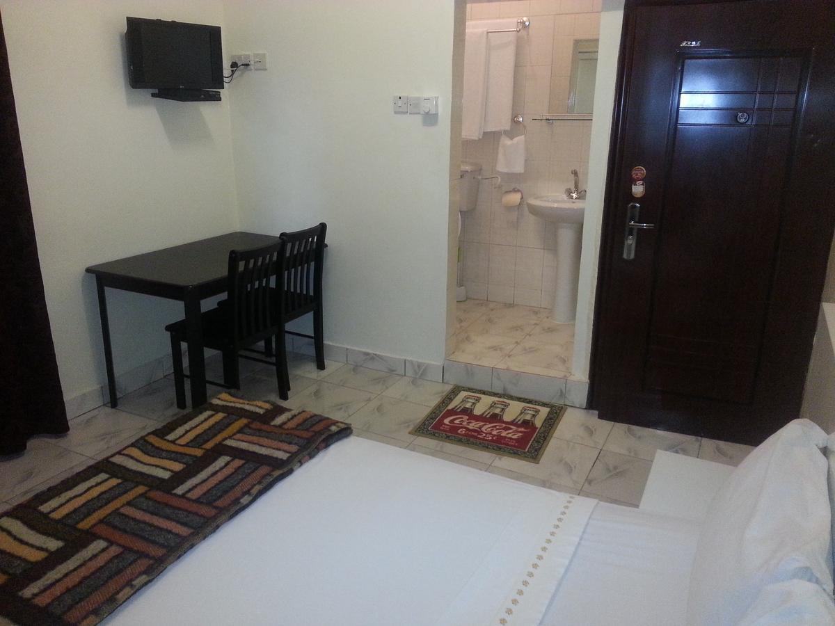 Woodpecker Resort Hotel Banjul Esterno foto